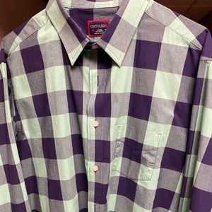 Large UNTUCKit great condition